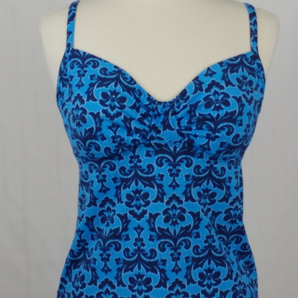 Lands End Swimsuit Tankini Top

Size 8 L 
